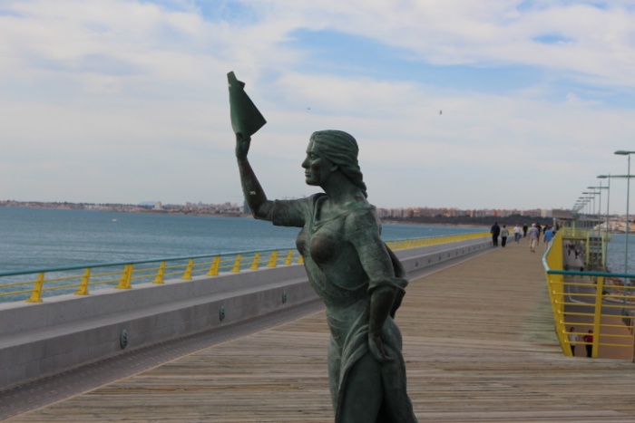 Pomnik Bella Lola w Torrevieja